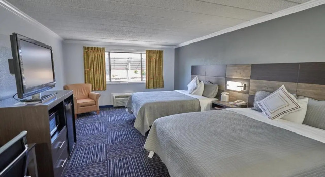 Четырёхместный номер Deluxe Admiralty Inn & Suites - a Red Collection Hotel