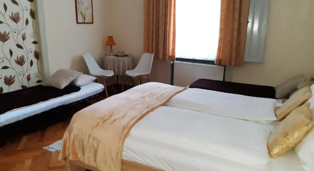 Kt Lotti Panzi, Rezervovat Hotel Veszprém Central Transdanubia