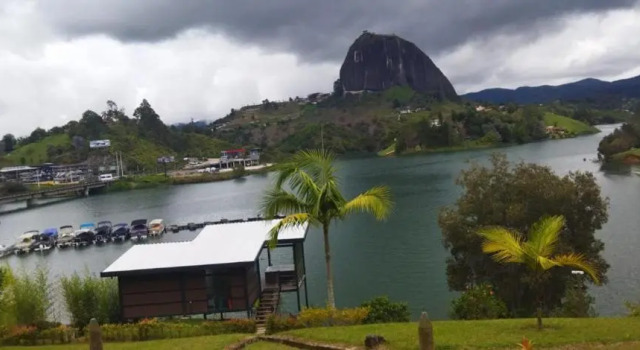 Люкс Deluxe Cabañas Castillos Del Lago
