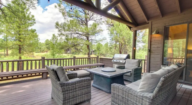 Коттедж Spacious Torreon Cabin w/ Deck & Gas Grill!