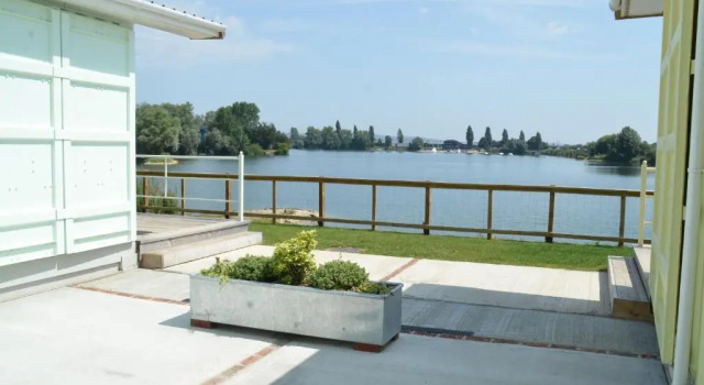 Коттедж Premium Lake Lodges