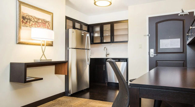 Люкс c 1 комнатой Staybridge Suites West Edmonton by IHG