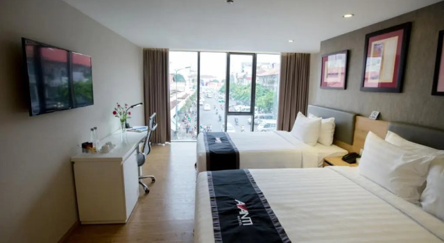 Трёхместный номер Premier Avanti Hotel