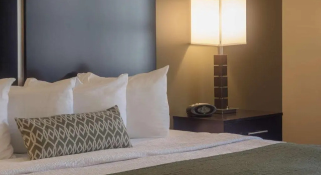 Люкс Best Western Plus Franciscan Square Inn & Suites Steubenville