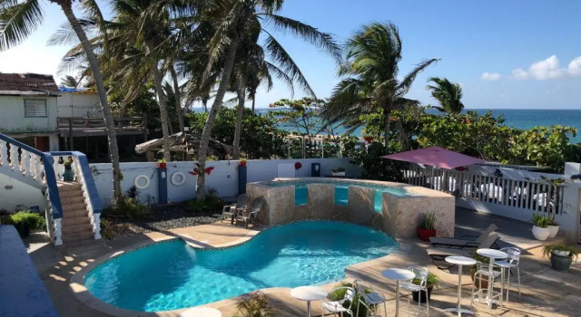 Полулюкс с балконом The Beach Guesthouse