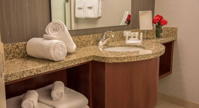 Номер Standard Courtyard by Marriott Bethesda Chevy Chase