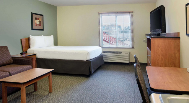 Люкс WoodSpring Suites Raleigh Northeast Wake Forest