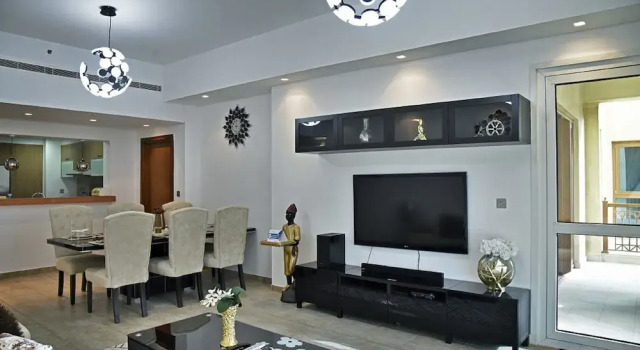 Breathtaking 2BR Apt. in Palm Jumeirah, Забронировать Апартаменты/квартира Отели Дубая с бассейном, Бассейн