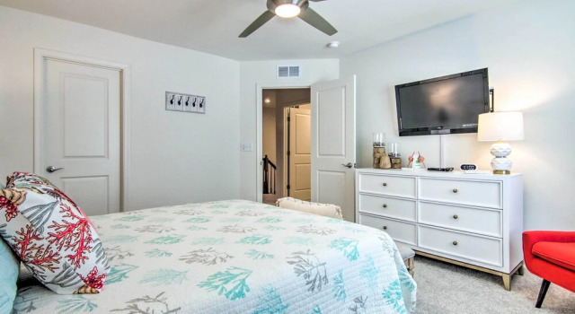 Porch + Pool Access: Millville Townhome!, Забронировать Апартаменты/квартира Апартаменты Philadelphia Metropolitan Area, Апартаменты/квартира