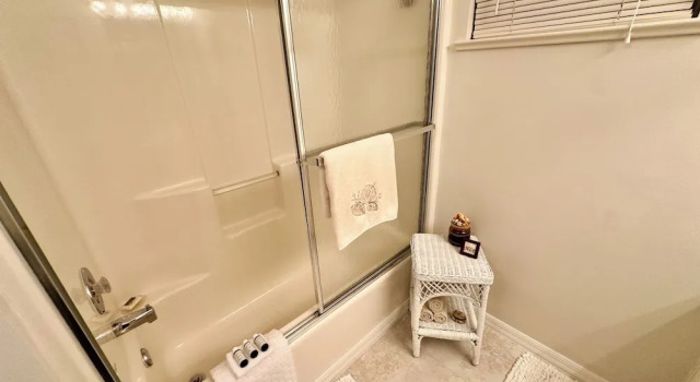 Porpoise Place 2 BR Beach Bungalow N1184, Varaa Lomakoti Huvilat kohteessa Florida, Villa