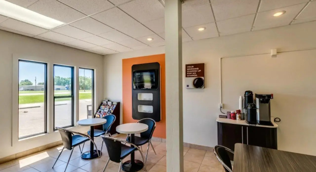 Super 8 Albert Lea Mn, Book Hotel Albert Lea Minnesota