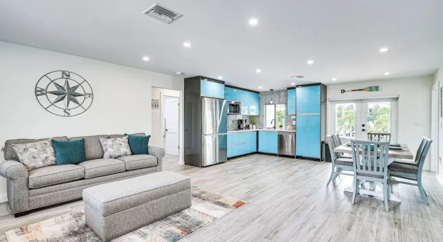 Updated St James City Home on Canal w/ Pool & Dock, Book Feriehus Saint James City Florida