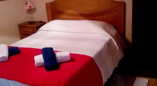 House With 3 Bedrooms in Ribeirinha, With Wonderful sea View, Furnished Terrace and Wifi Near the Beach, Rezervovat Hotel Hotely v Terceira s parkováním, Parkování
