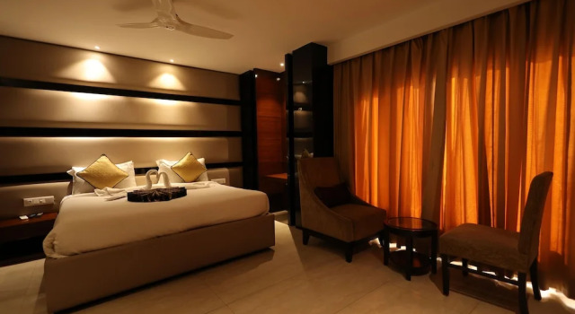 The Latitude Luxury, Rezerwuj Hotel Hotele w Uttarakhand z basenem, Basen