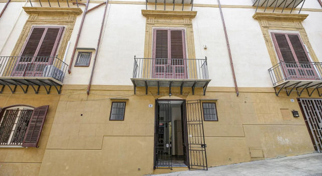 Casa Raffadali, Забронировать Отель Палермо Сицилия, рядом с Палермский университет