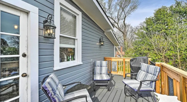 Коттедж Historic 'watson' Brick House w/ Private Deck!