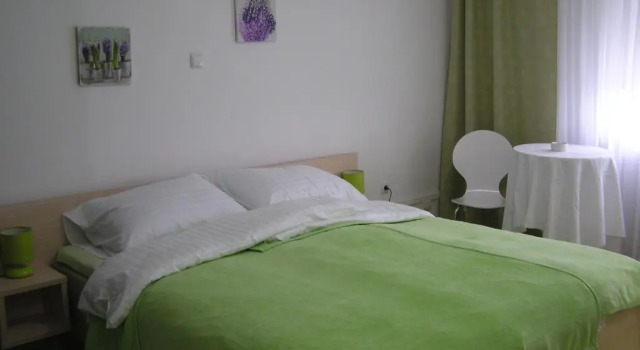 Rooms Stella, Rezerwuj Hotel Hotele w Sesvete ze śniadaniem, Śniadanie