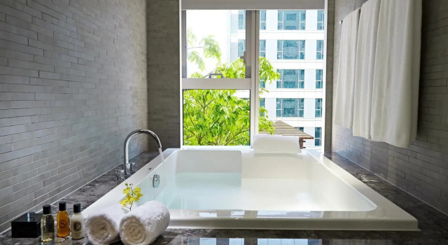 Четырёхместный полулюкс Silks Place Tainan