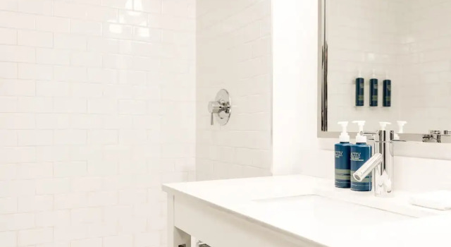 Номер Premium Four Points by Sheraton Kelowna Airport