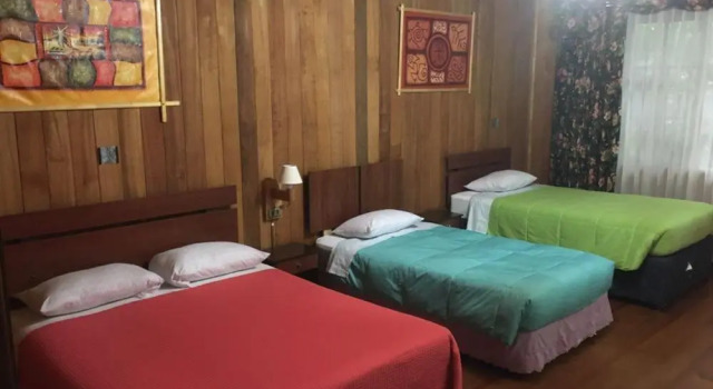 Четырёхместный номер Standard Hostal Kutralwe