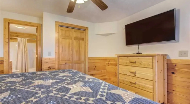 Timeless Mountain View, 3 Bedrooms, Pool Access, Hot Tub, Arcade, Sleeps 10