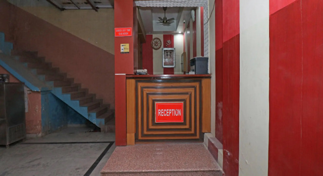 OYO 24700 Hotel Mahalaxmi Palace, Rezervovat Hotel Déhrádún Uttarakhand