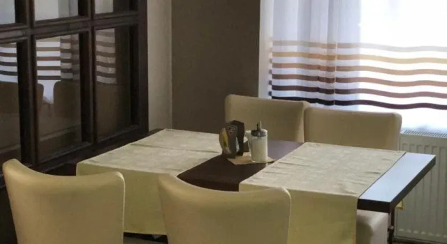 Hotel ELMA, Забронировать Отель Отели Cesky Kras с парковкой, Парковка