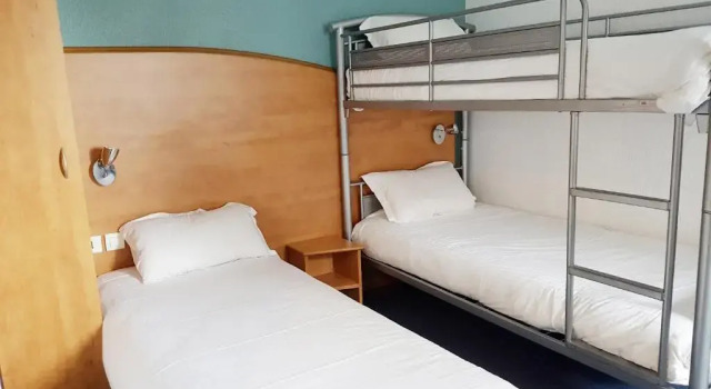 Номер Comfort BRIT HOTEL Caen Hérouville