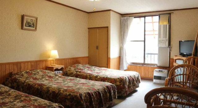 Pension Eden, Забронировать Отель Отели Gunma с парковкой, Парковка