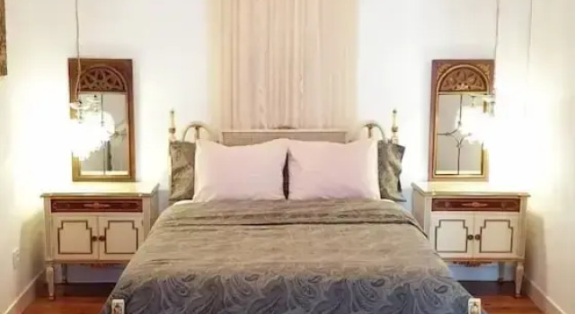 Room in Apartment - Beautiful and Large Room in The City Centre, Забронировать Апартаменты/квартира Отели Вальядолид с парковкой, рядом с Арена Пласа-дель-Вьехо-Косо, Парковка
