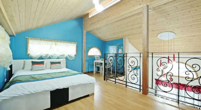Lake and Pine Spa Pension, Забронировать Курортный отель Отели Пхочхон с парковкой, рядом с Парк развлечений Sanjeong Land, Парковка