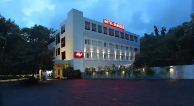 Hotel Samudra Sreekandapuram, Забронировать Отель Отели штата Кералы 3 звезды, 3*