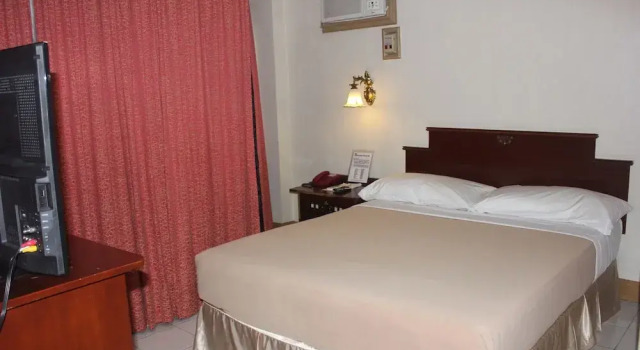 Полулюкс с балконом Elegant Circle Inn