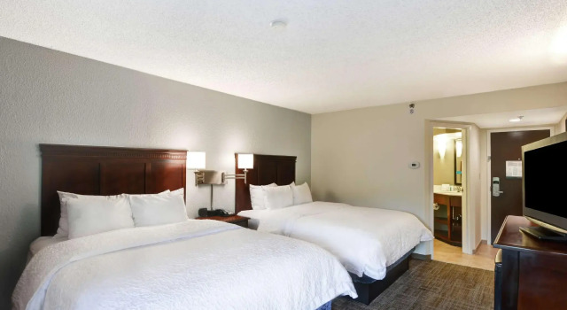 Четырёхместный номер Standard Hampton Inn Charlotte-Gastonia
