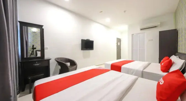 Семейный люкс OYO 89497 Dream Nur Hotel