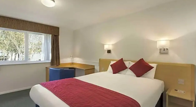 Days Inn Basingstoke East, Забронировать Отель Флит Хэмпшир