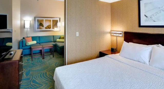 Люкс SpringHill Suites Terre Haute