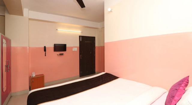 Номер Standard Hotel O Prabha Palace Lodge