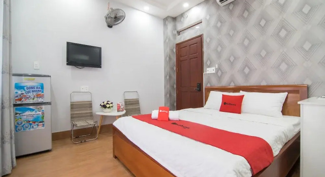 Reddoorz Plus @ Huynh Tan Phat, Забронировать Отель Отели Района 7 3 звезды, 3*