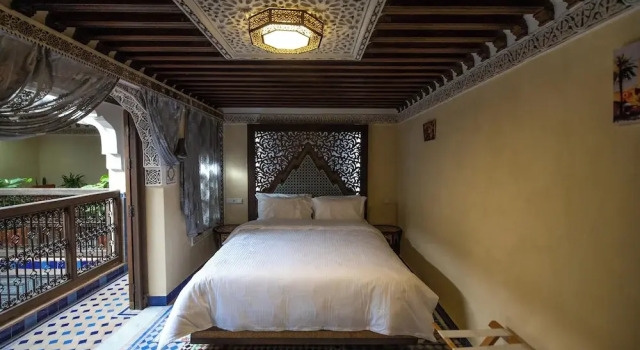 Deluxe Kolmen hengen huone parvekkeella Saphiryad