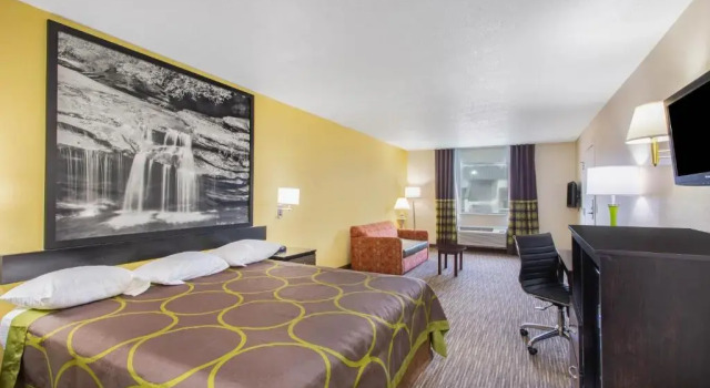 Номер Standard Super 8 by Wyndham Florence