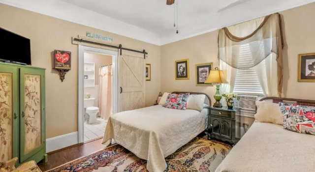 Семейный номер Superior Goodbread House Bed & Breakfast Inn