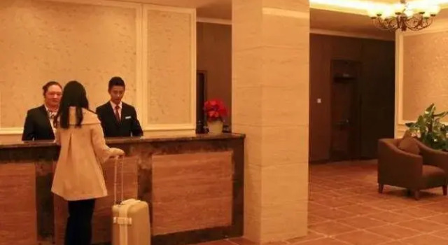 Theme Holiday Hotel, Prenota Hotel Hotel a Ngawa con parcheggio, Parcheggio
