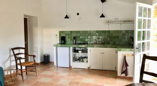 Студия Ferme le Pavillon