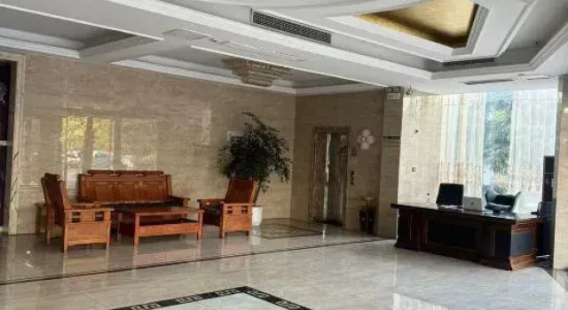 Wuwei Yifeng Hotel, Prenota Hotel Hotel a Anhui con parcheggio, Parcheggio