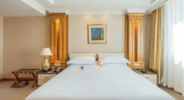 Двухместный люкс Executive The Center Hotel Yantai