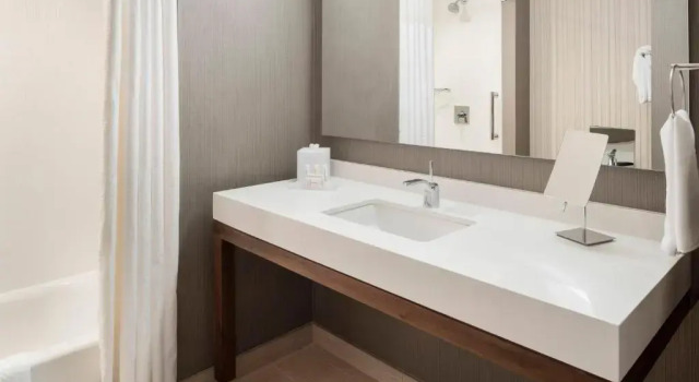 Люкс Courtyard by Marriott Prince George