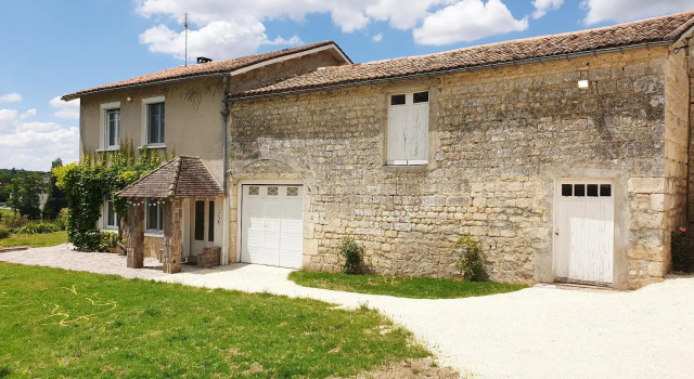 Grande maison escapade au bord de la rivière, Réserver Hôtel Touvre 