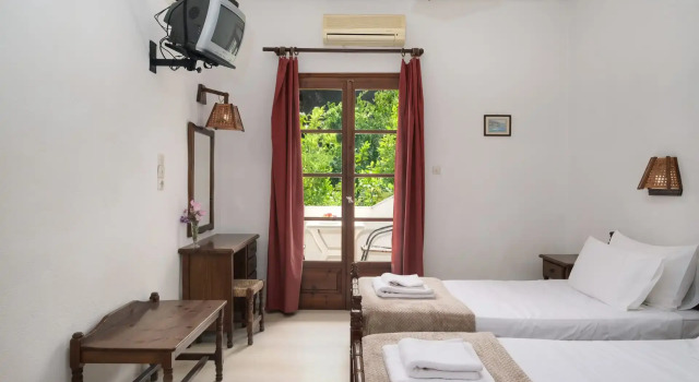 Номер Superior Koukounaries Beach Hotel