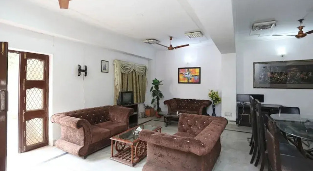Oyo 12805 Sunrise House